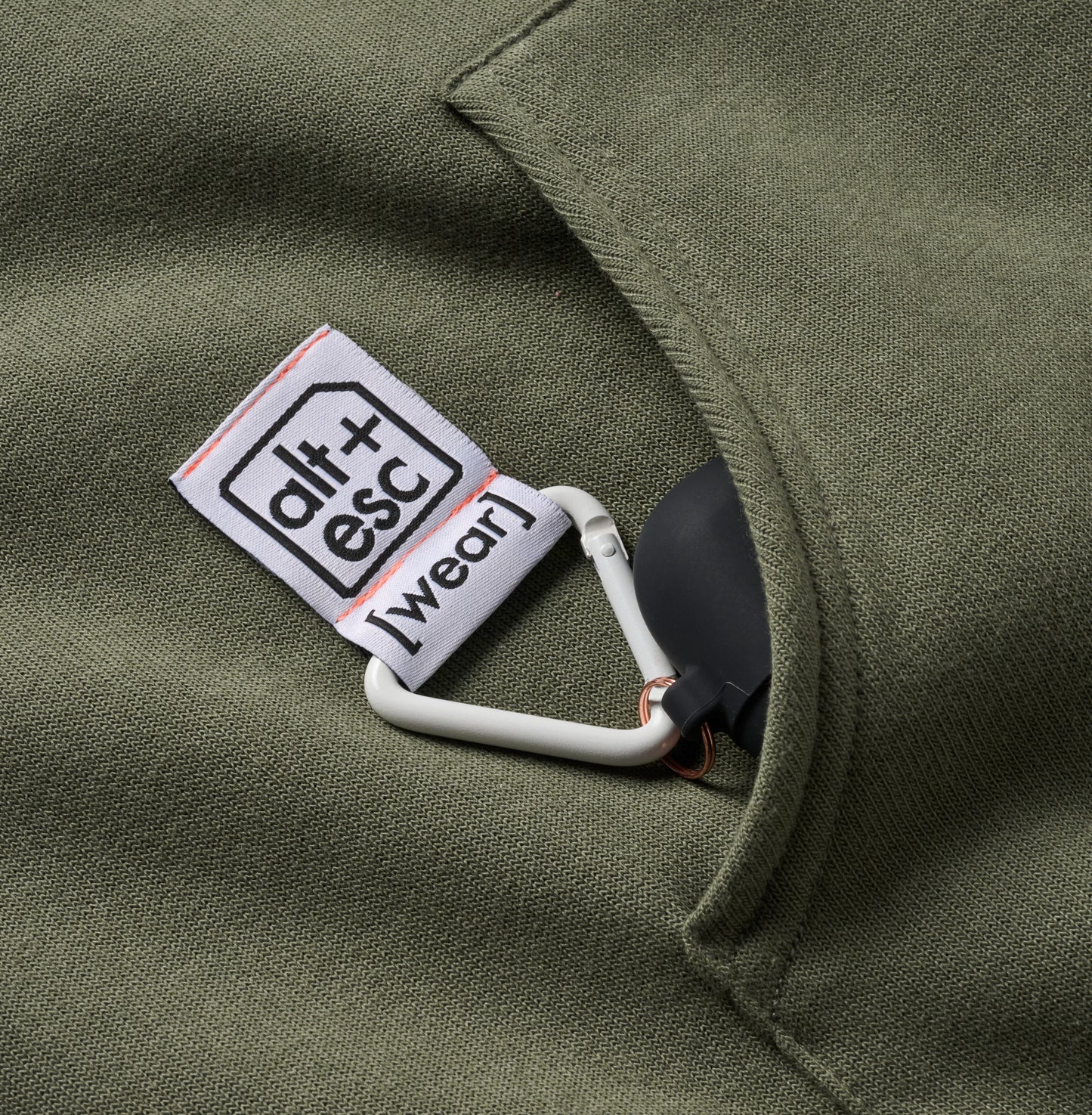 [wear] AirPods® hoodie - olive