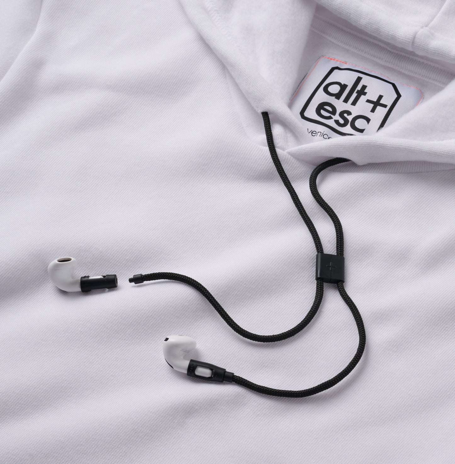 [wear] AirPods® hoodie - white